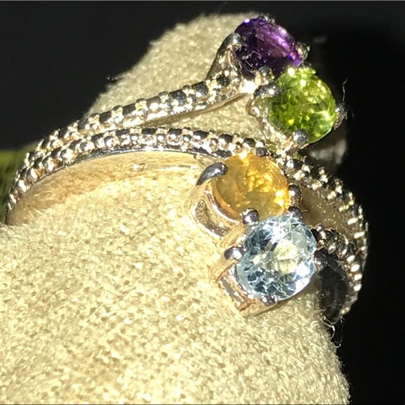 Multi stone ring in sterling silver, SZ 6. $30 - Picture 1 of 3